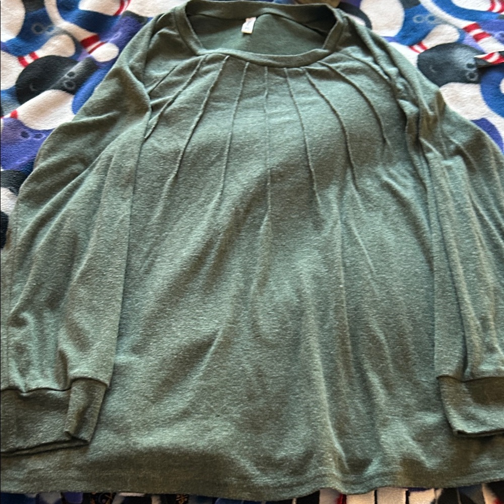 Elegant Green Women's Top